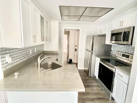 3rd image of 148 Saratoga Ave