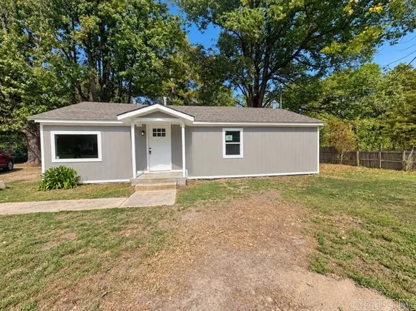 635 W Kay St, Piggott, AR 72454