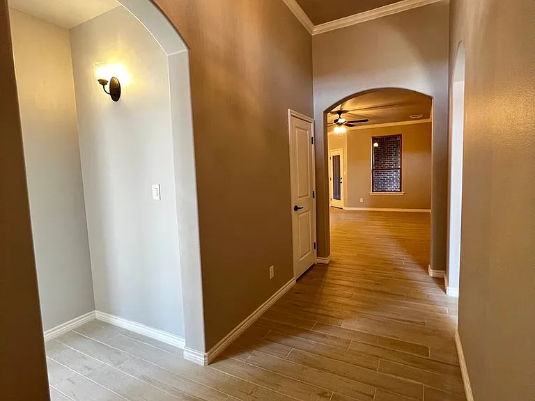 5302 Kilyn Ct — Photo 2