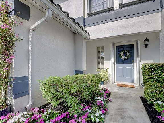 Home For Sale In Lake Point