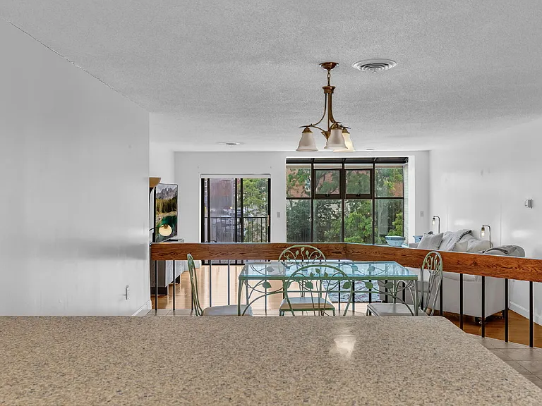 112 Franklin St #C2 — Photo 10