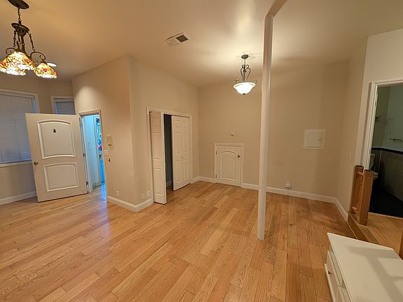 4th image of 137 Steiner St #A