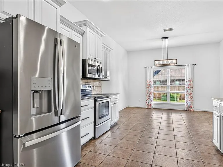 3725 Colfax Way — Photo 21