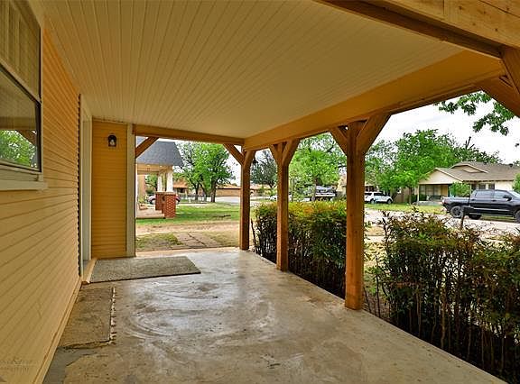 5th image of 1357 Meander St