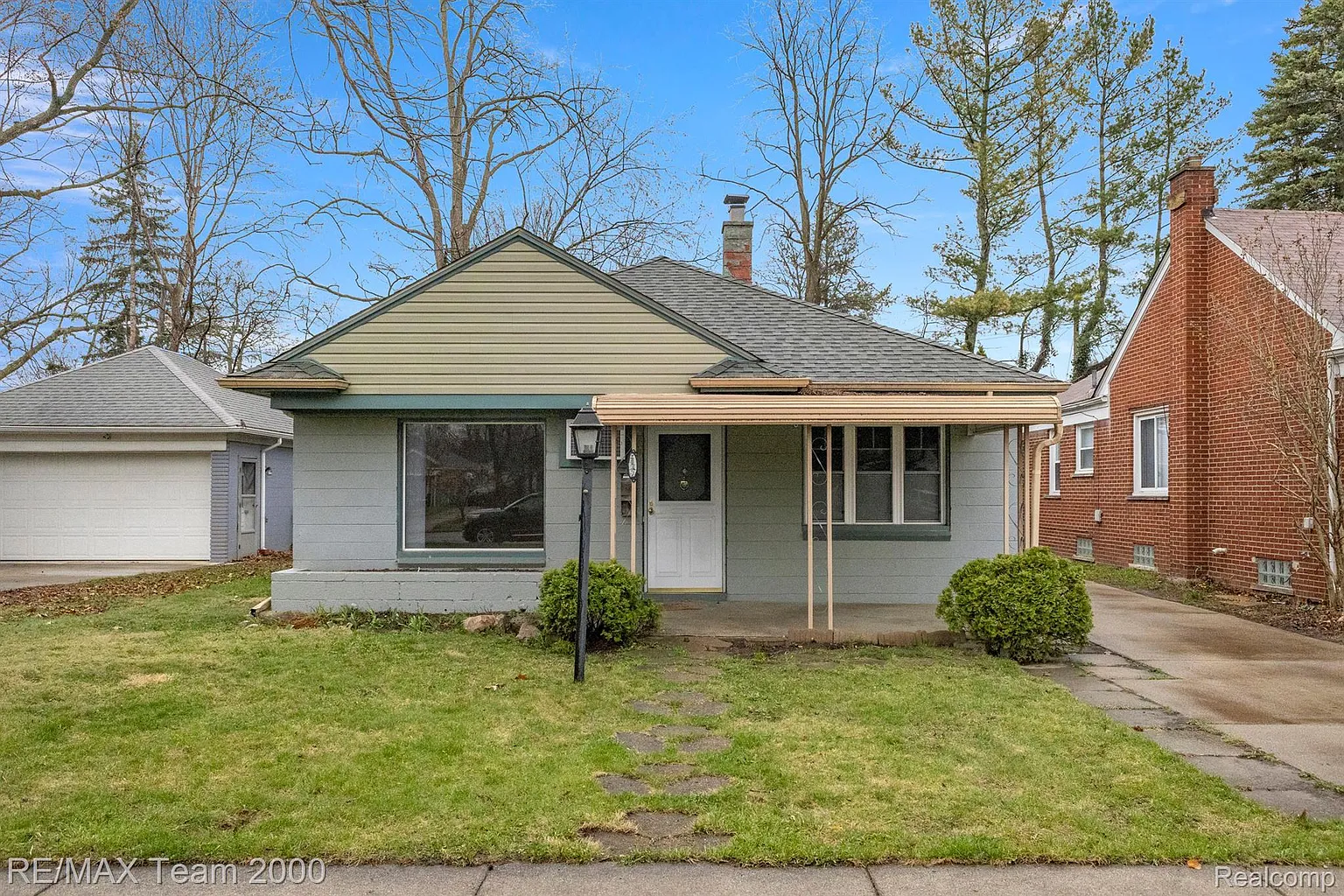 24356 Carlysle St photo 1