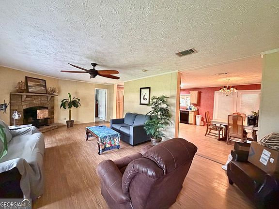 4th image of 1301 Floyd Dr NE