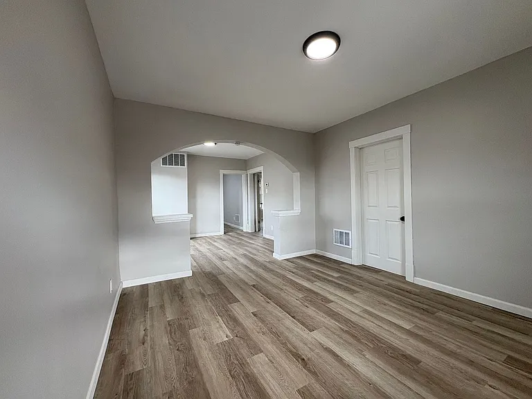 7027 Plateau Ave — Photo 5