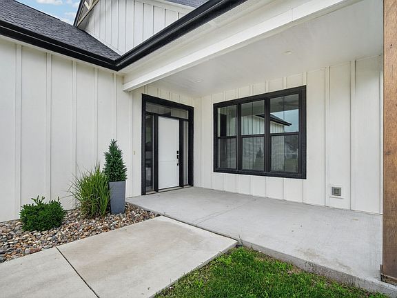 4th image of 18346 Dooley Dr