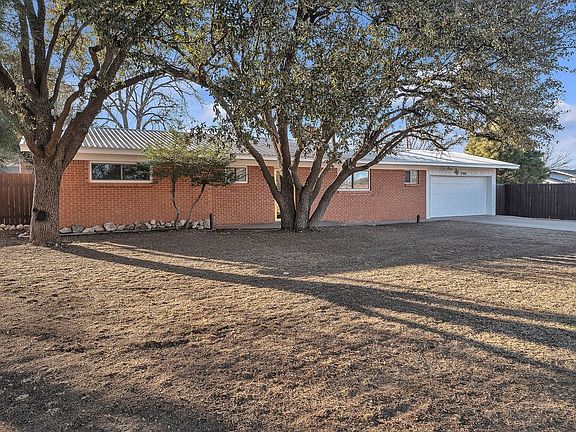 2nd image of 2300 Cindy Ln