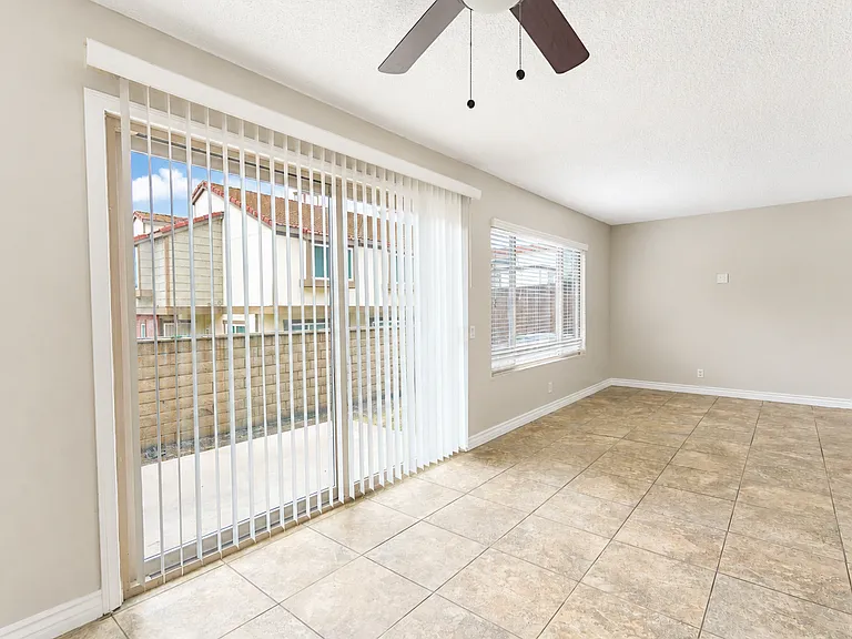 1112 S Cypress Ave #48 — Photo 6