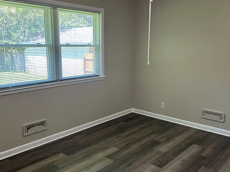 10406 Whipps Mill Rd — Photo 6
