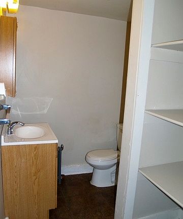 3rd image of 575 Ingraham Ave #2