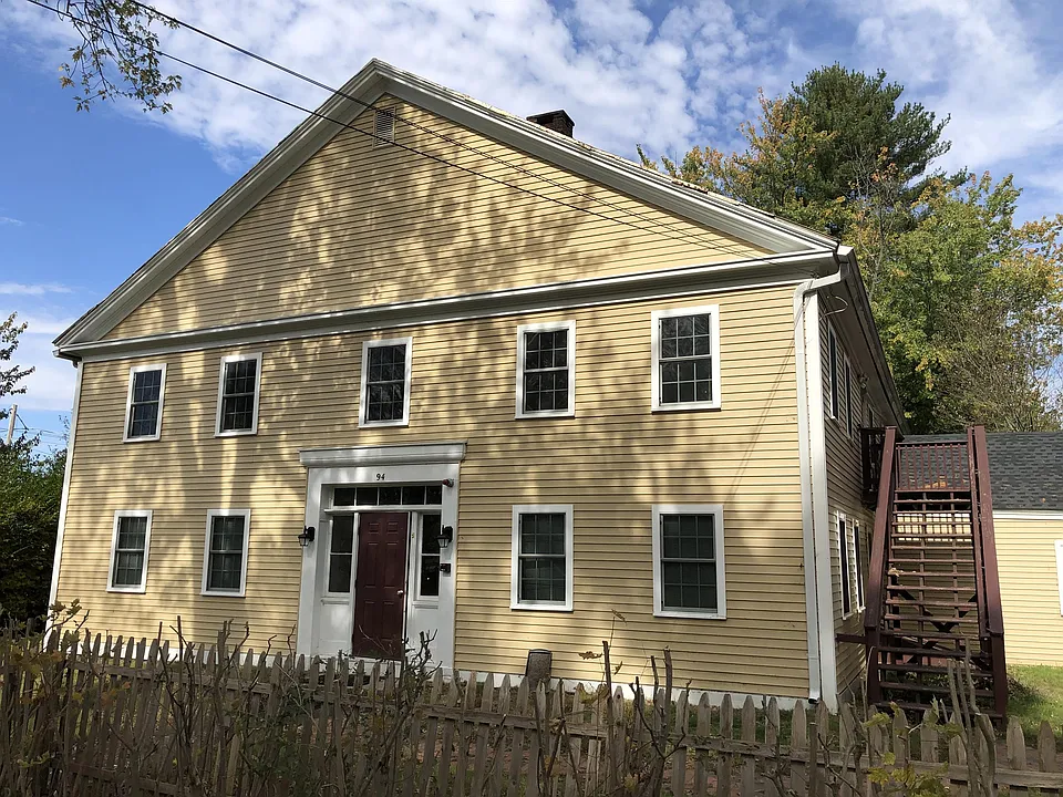 94 Bay Rd #2
