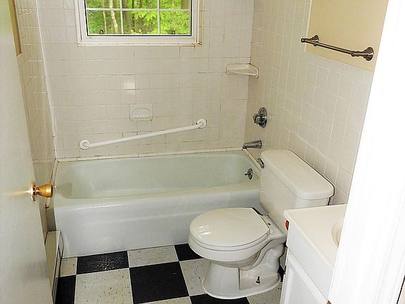 3rd image of 23 Orchard Ave #D