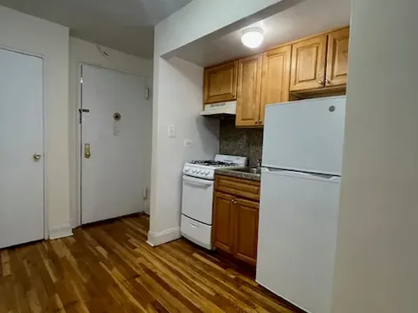 3315 Nostrand Avenue image 4 of 6