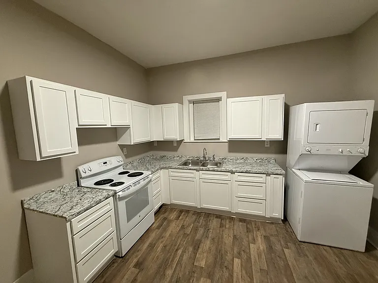 741 E Trigg Ave — Photo 2