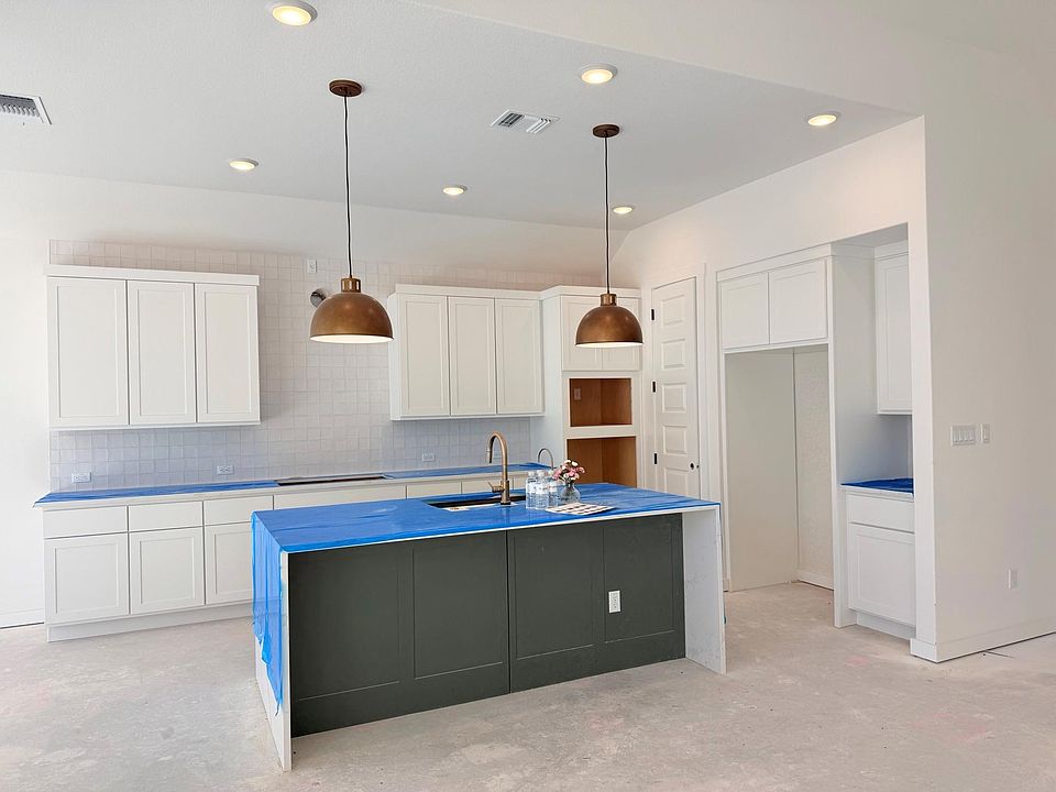 2nd image of 10725 Worth Ln