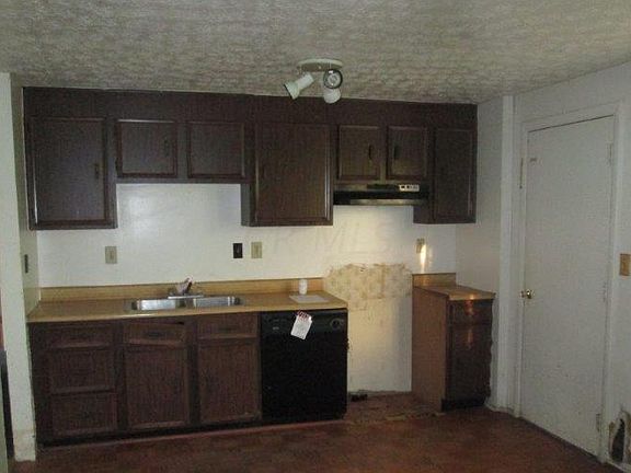 4th image of 3784 Farm Brook Ln