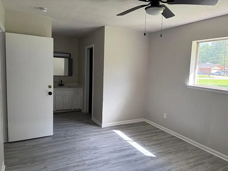 5890 Helbig Rd — Photo 9
