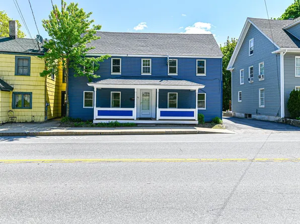 55 Exeter Road, Newmarket, NH 03857