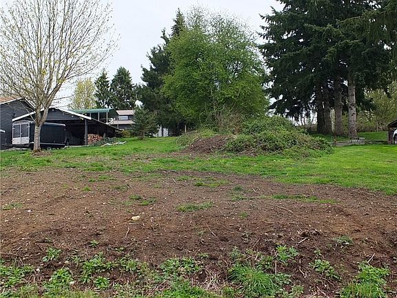 2nd image of 68 61st Ave SE