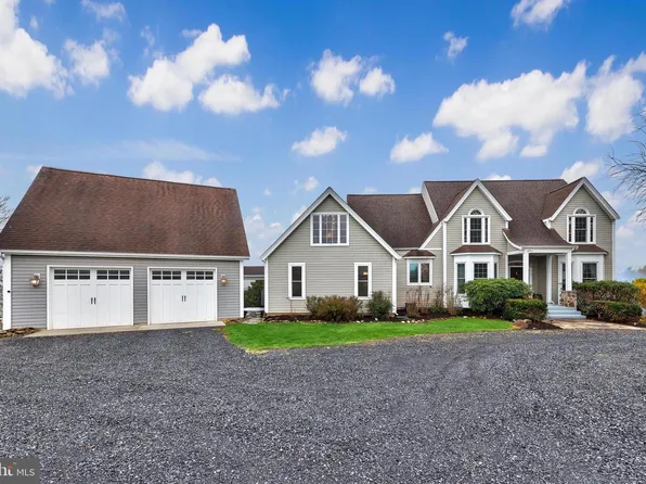 9393 Briar Ln, Delaplane, VA 20144