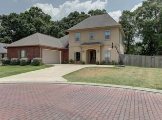 111 Gated Trinity Ct, Lafayette, LA 70506