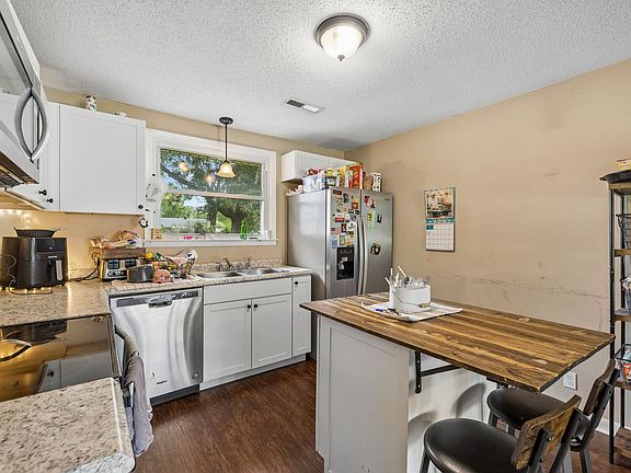 5th image of 311 Rue Le Mans Dr