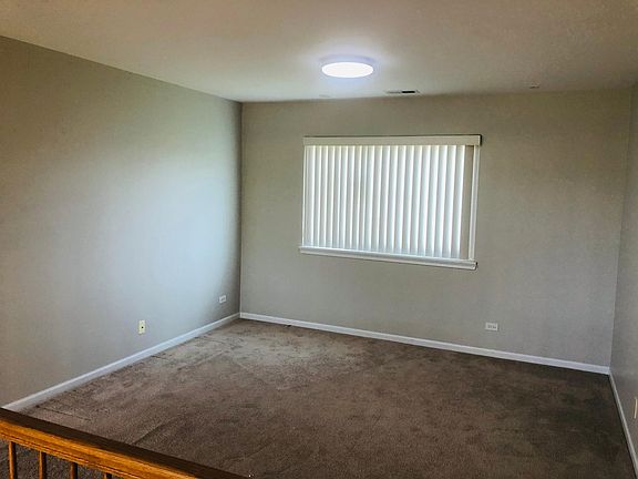 4th image of 1043 Parkhill Cir #1043