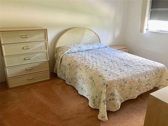3rd image of 161 NE 10th Avenue #1B