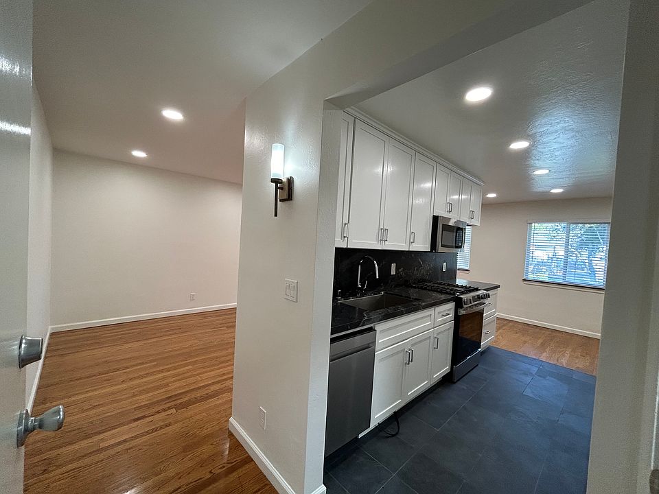Entry with view of Kitchen