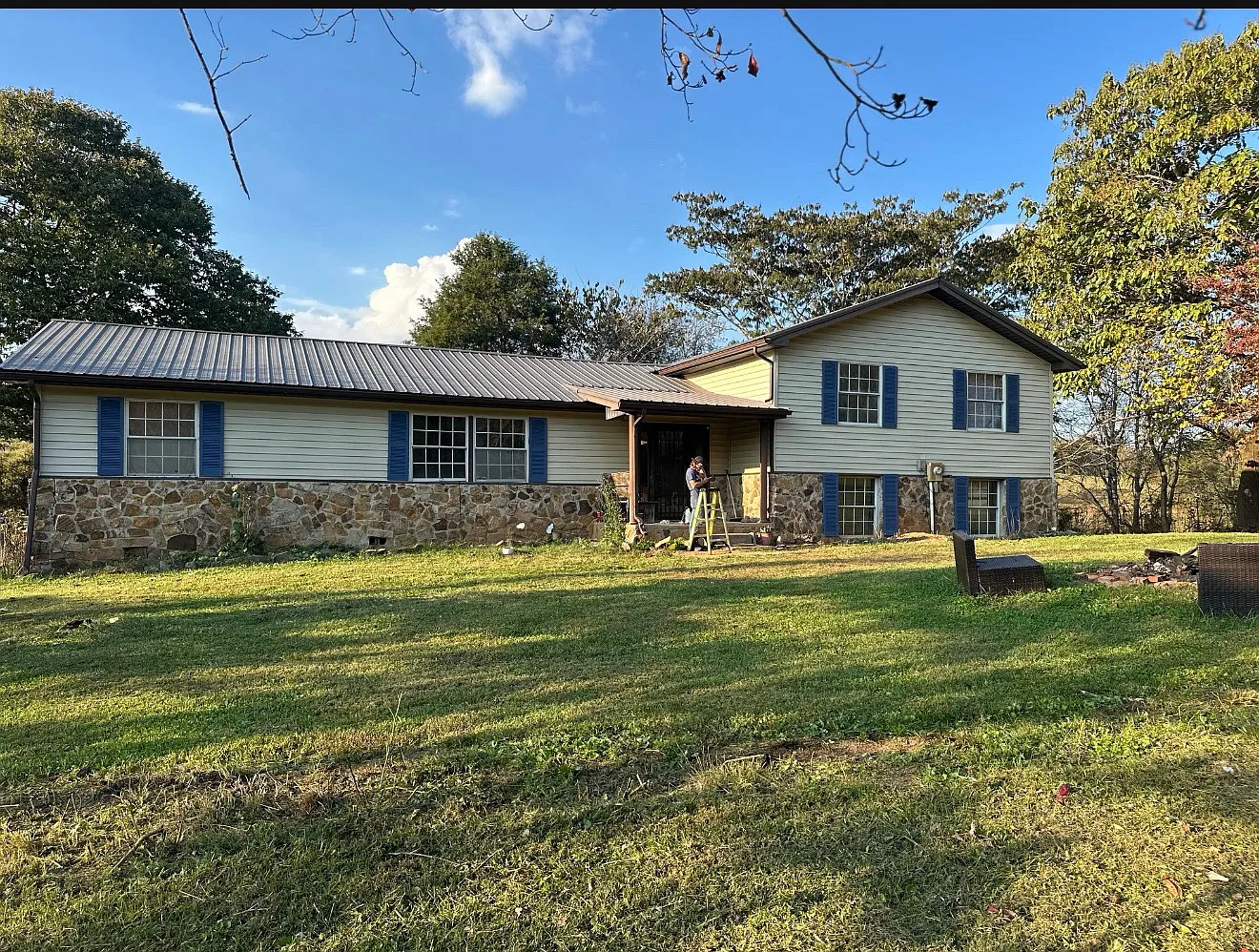 825 McDaniel Rd — Photo 1