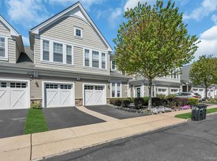 176 Symphony Dr, Lake Grove, NY 11755
