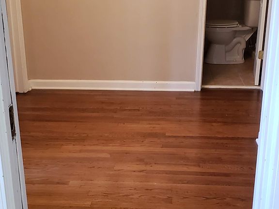 Living room to Entryway