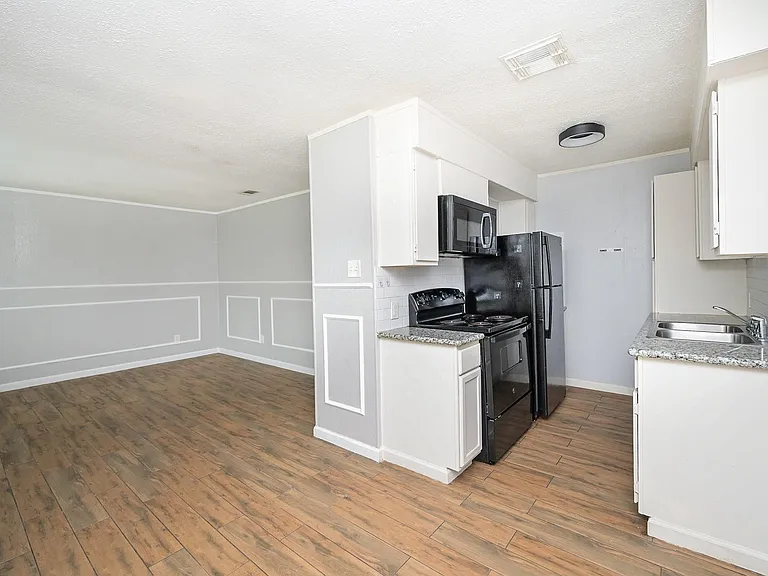 506 N 3rd St #2 — Photo 8