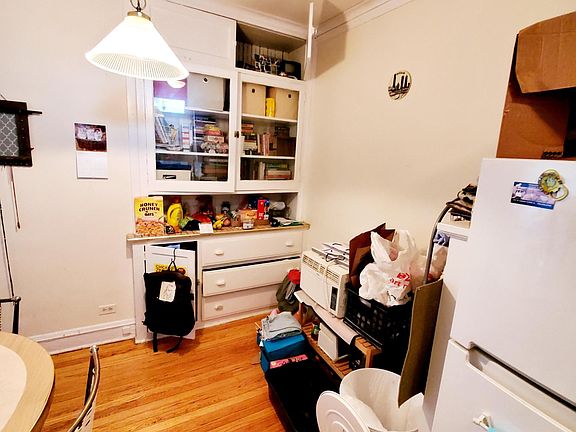 5th image of 1560 W Birchwood Ave #1F
