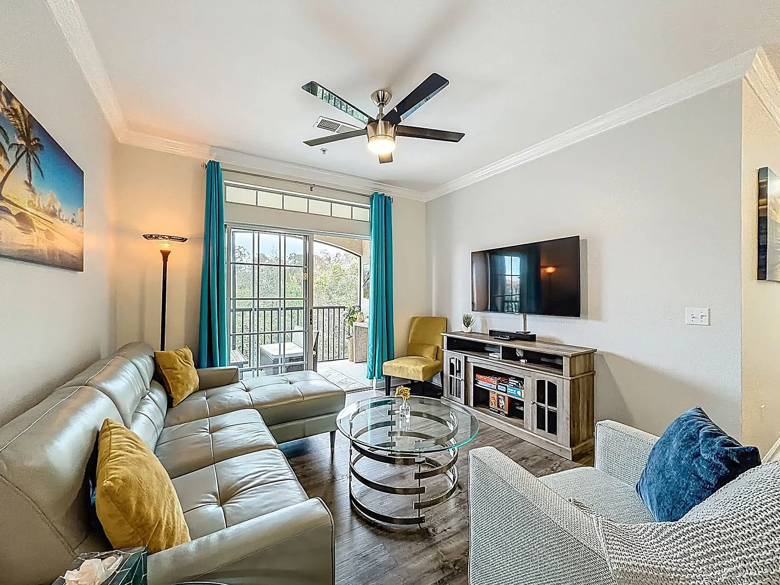 3 bed, 2.0 bath, 1205 sqft, $4,290 — Photo 2