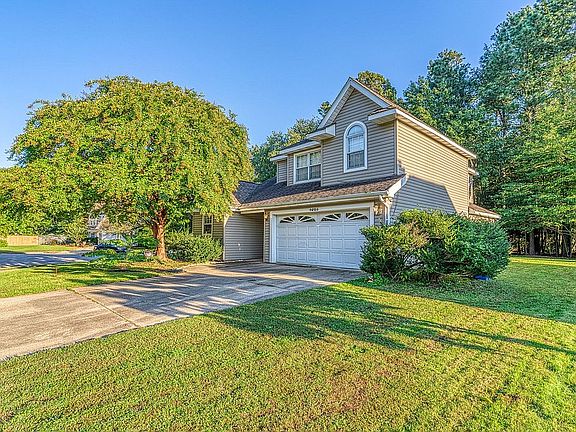 3rd image of 48155 Mayflower Dr