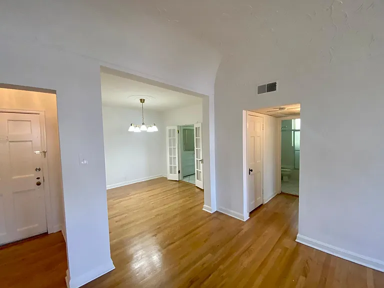 402 S Brentwood Blvd #33 — Photo 3