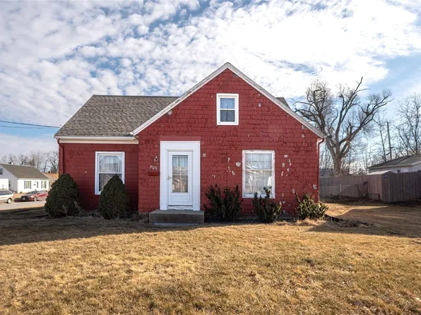 700 Memorial Dr SE, Cedar Rapids, IA 52403