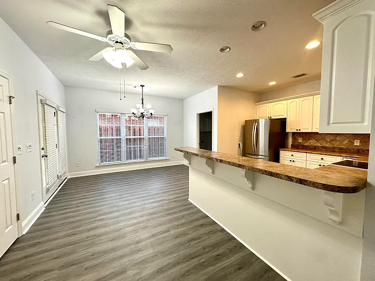 4458 Galway Dr — Photo 15