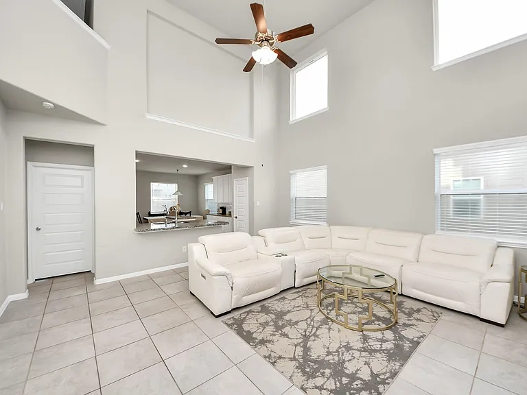 6302 Prince Place Dr — Photo 4