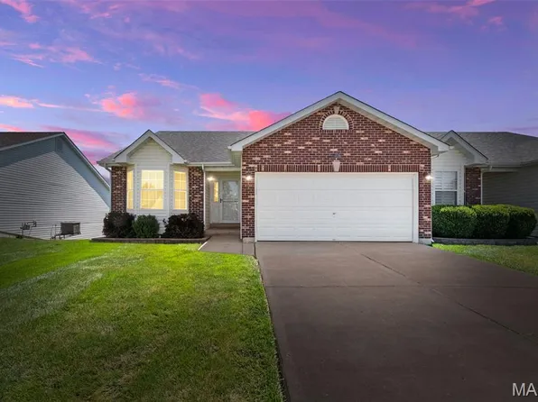 1020 Pin Oak Dr, Warrenton, MO 63383