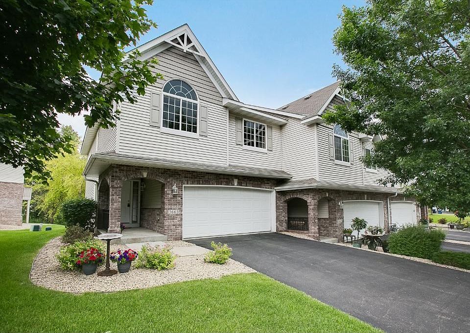 Welcome to you new home at 3663 Fox Tail Trail NW in Prior Lake MN. This immaculate end unit town ho