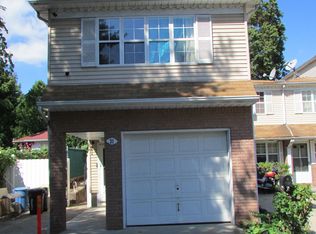 31 Fingerboard Rd, Staten Island, NY 10305