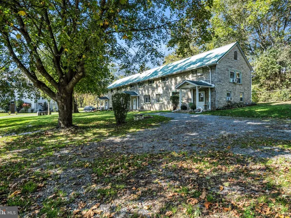 105 Bucher Hill Rd, Boiling Springs, PA 17007