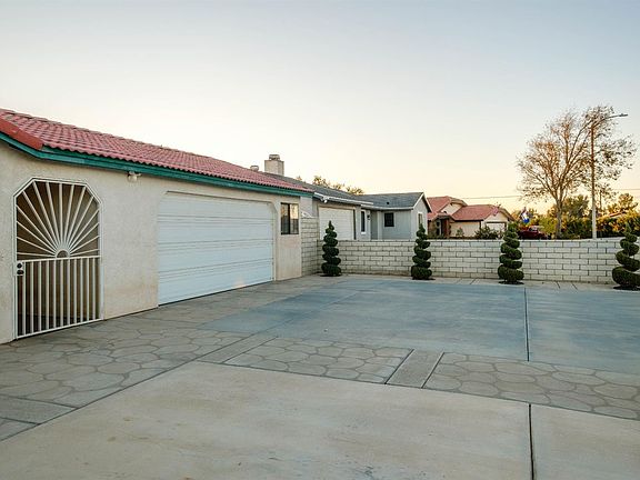 4th image of 14002 Montecito Way