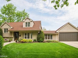 916 Frances Pkwy, Park Ridge, IL 60068