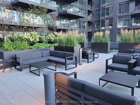 5th image of 505 Richmond St W #504