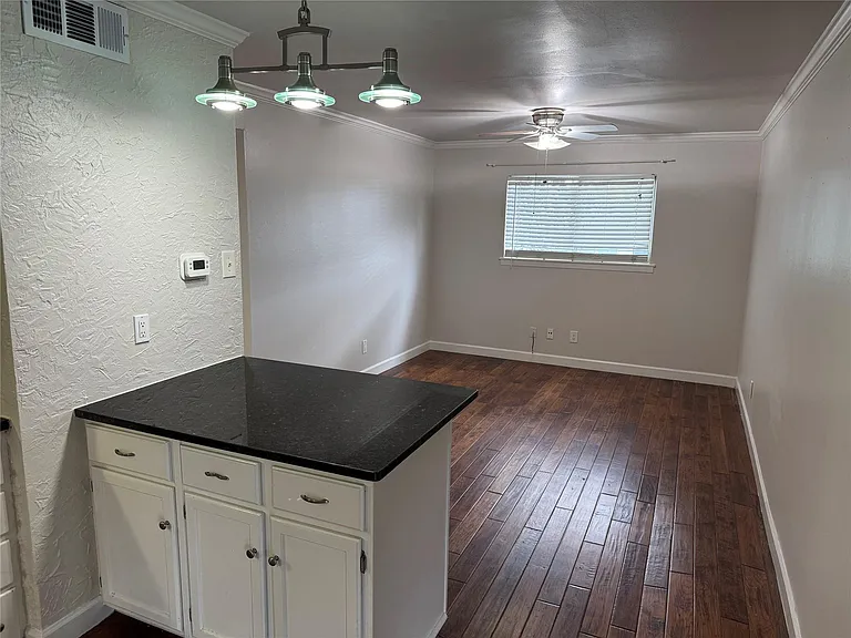 803 W 28th St #206 — Photo 3